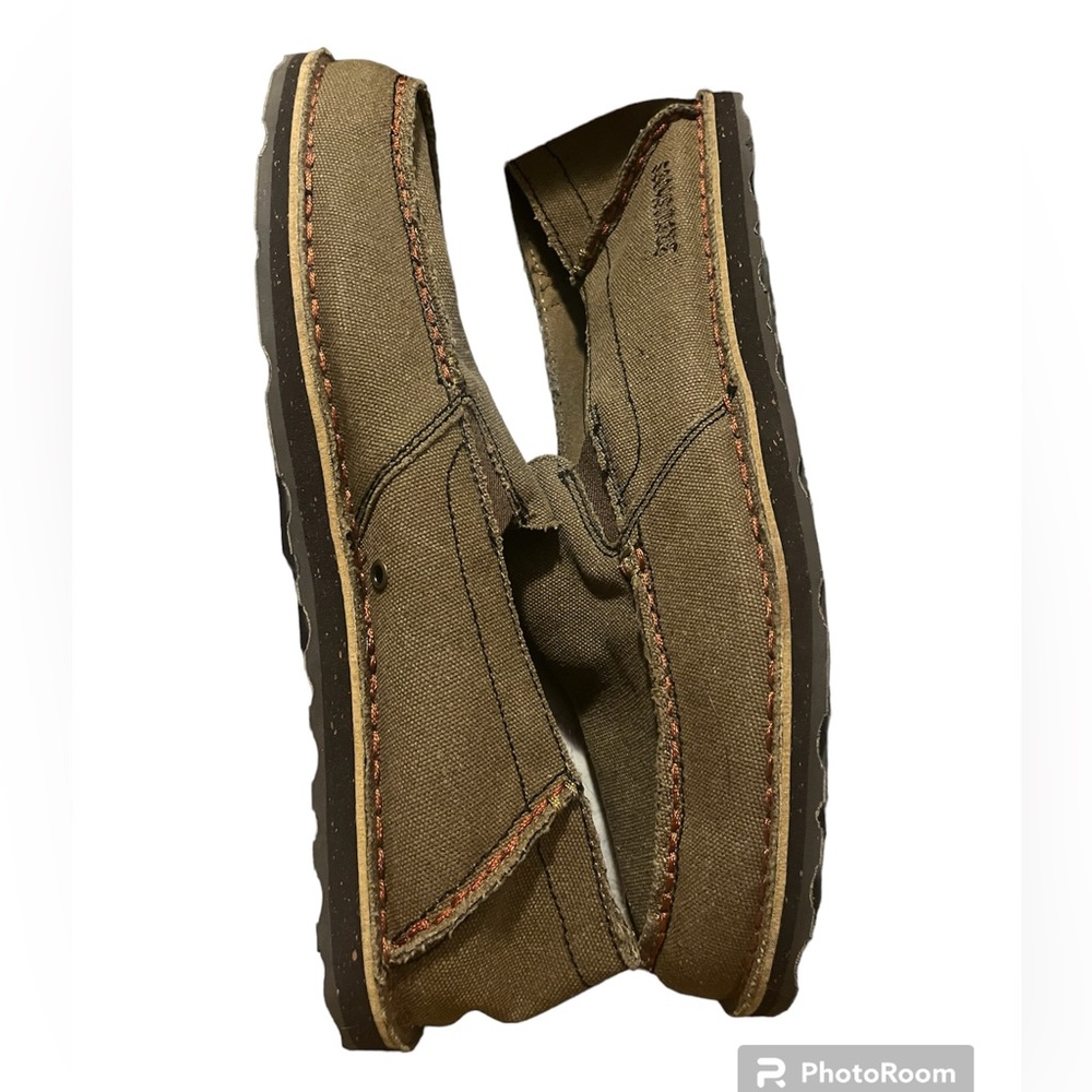 Men’s Slippers - Picture 2 of 9